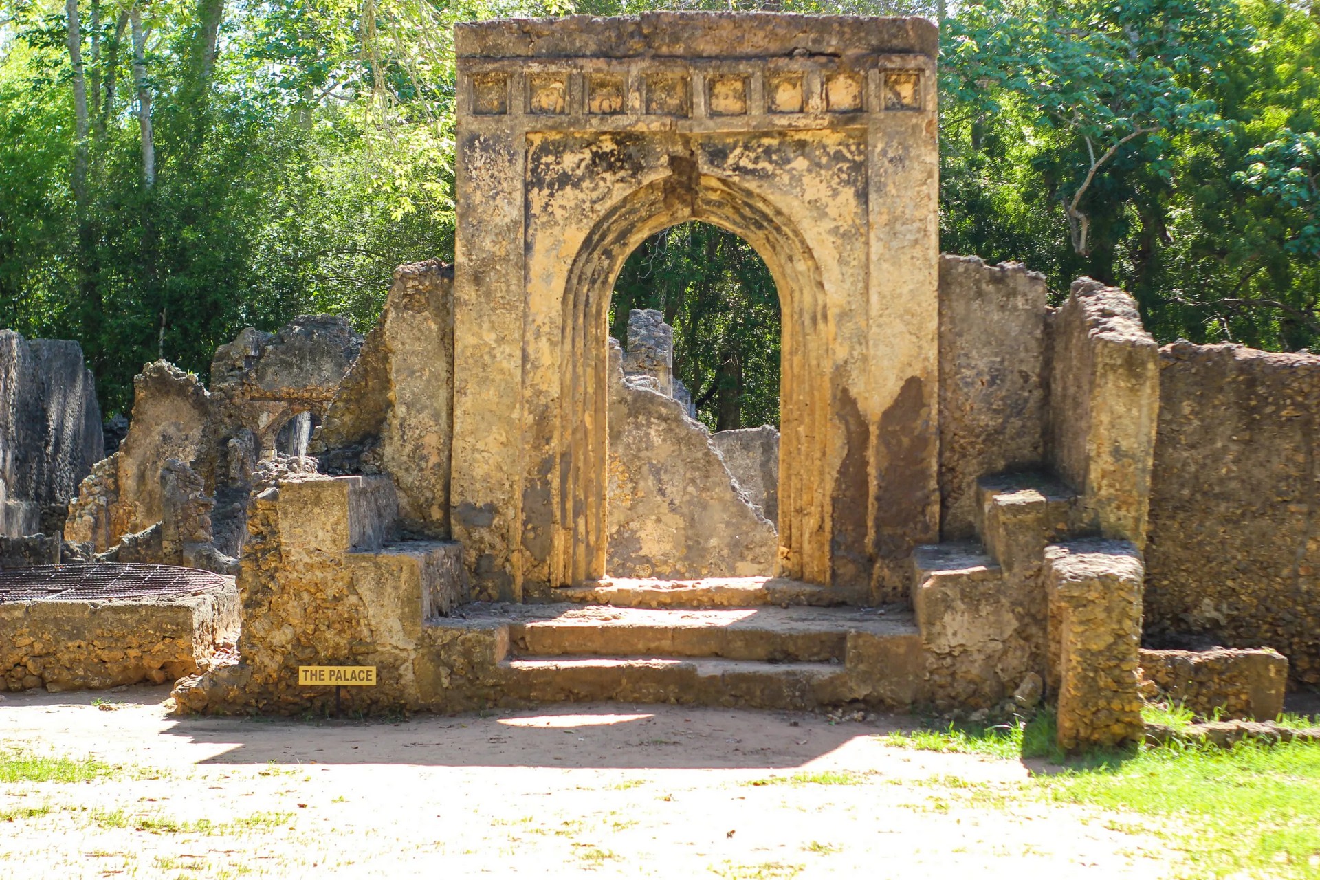 ruins-kibo-safari-kenya