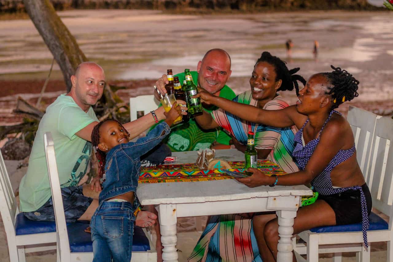 Kibo’s beachfront dining